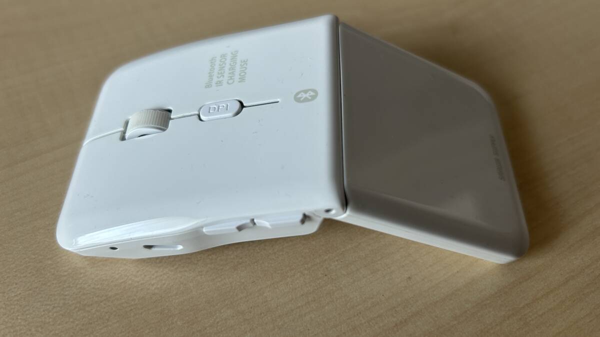 薄型Bluetoothマウス 5ボタン マルチペアリング対応 USB充電式 IRセンサー 折りたたみ式マウス 400-MABT1205W_画像3