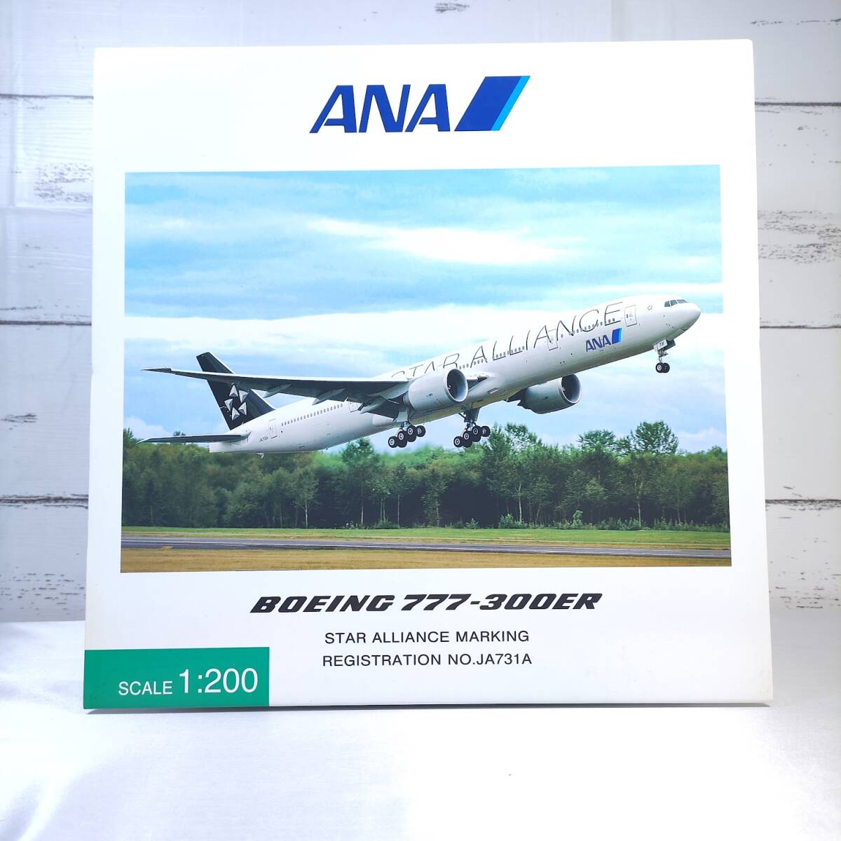 極美品 1/200 ANA BOEING 777-300ER STAR ALLIANCE MARKING 全日空 ボーイング 777 スターアライアンス / スタアラ JA731A NH20037の画像1