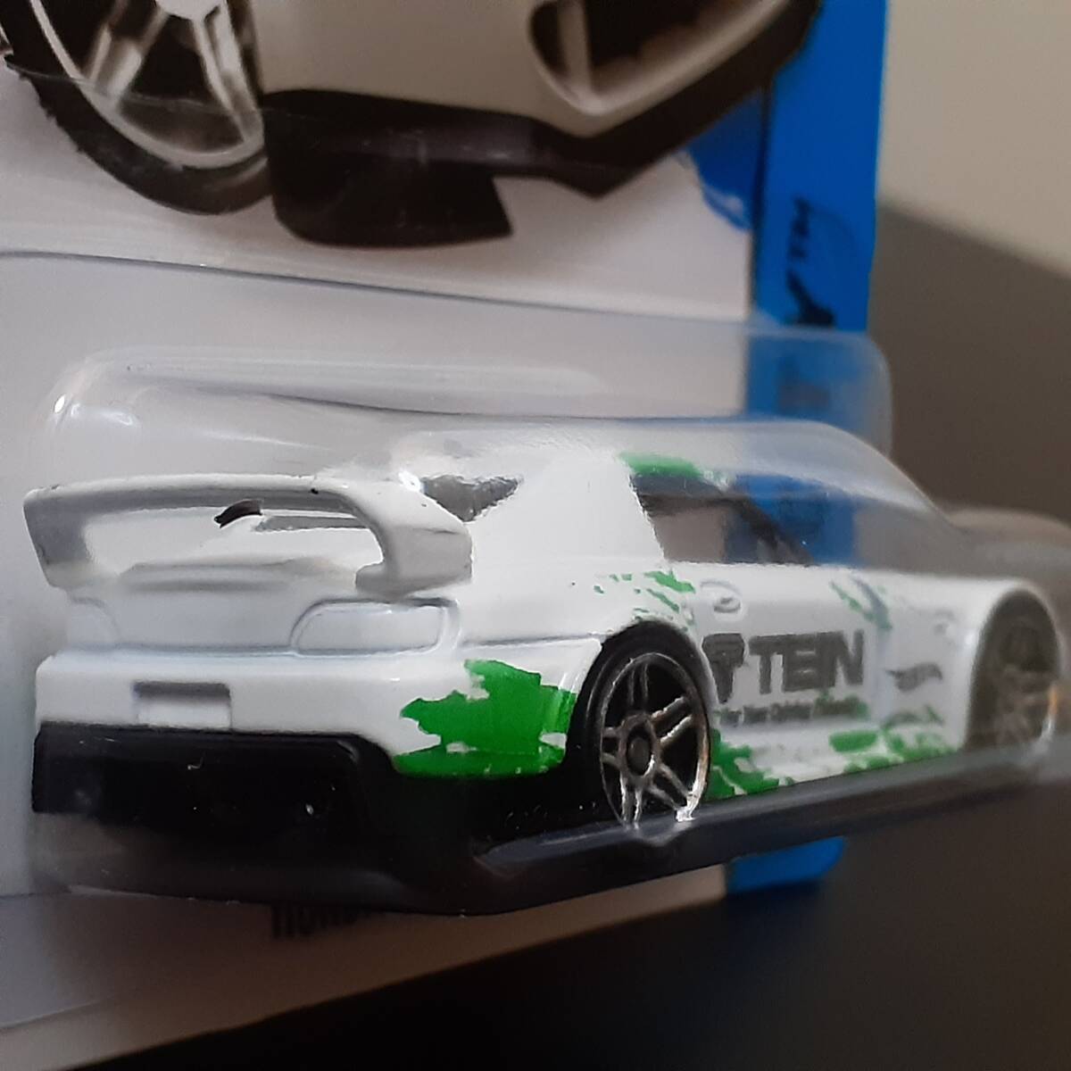 HOT WHeeLs HONDA S2000 TEN 白 ホンダ ミニカー レース 仕様 brembo sparco TOYO TIRES ドリフト HONDA × ホットウィールの画像4