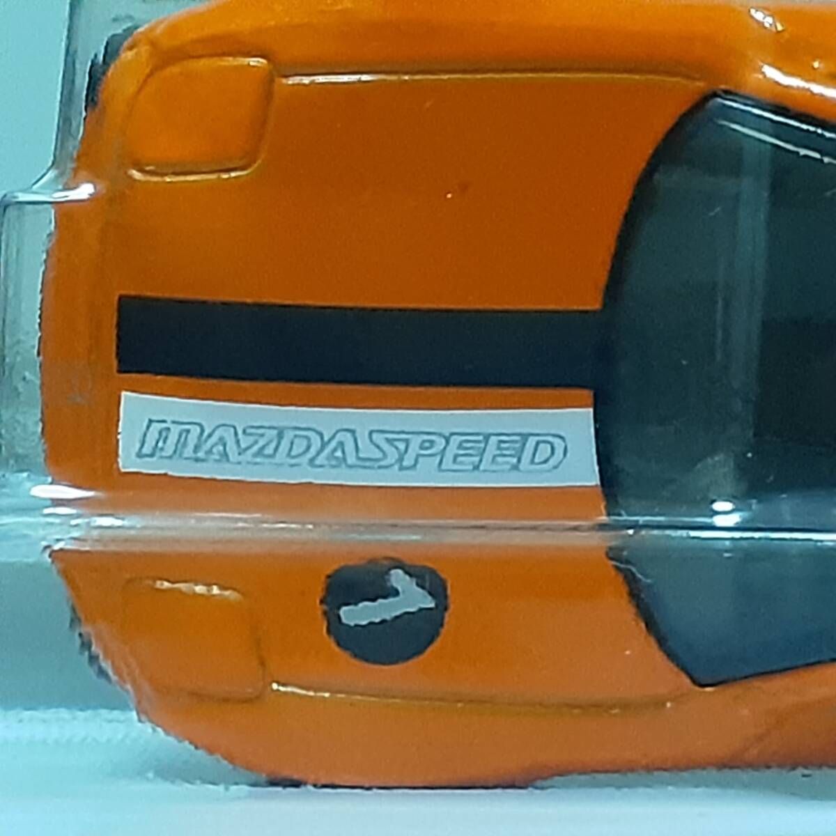 ホットウィール 95 MAZDA RX-7 FD WORKS 橙 サバンナ ミニカー MAZDASPEED 仕様 イニシャルD MAZDA × HOT WHeeLs コラボ_ボンネットにも「MAZDASPEED 」のロゴ