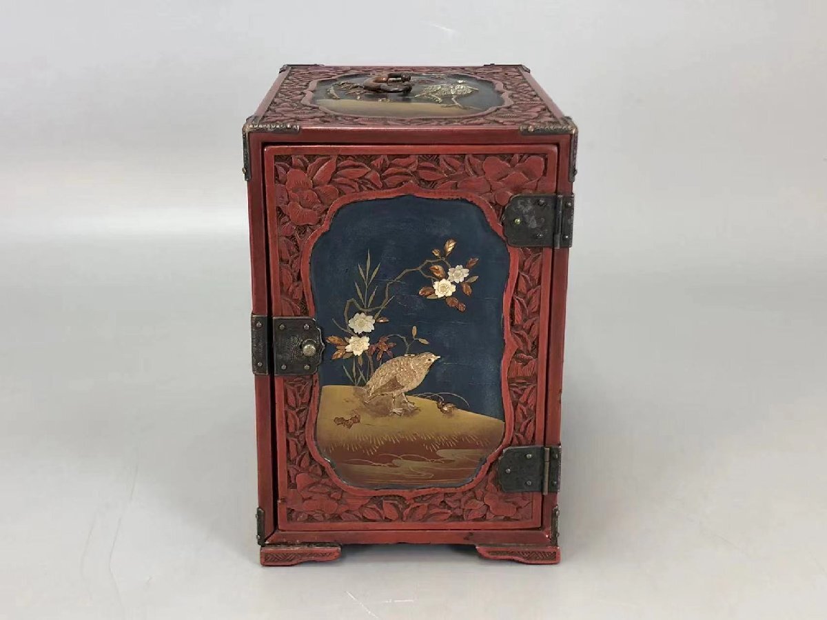 H0453 朱塗三段小箱 浮彫面取金銀彩花鳥文 アクセサリーボックス 小物入れ 漆器 漆工芸 時代物の画像3