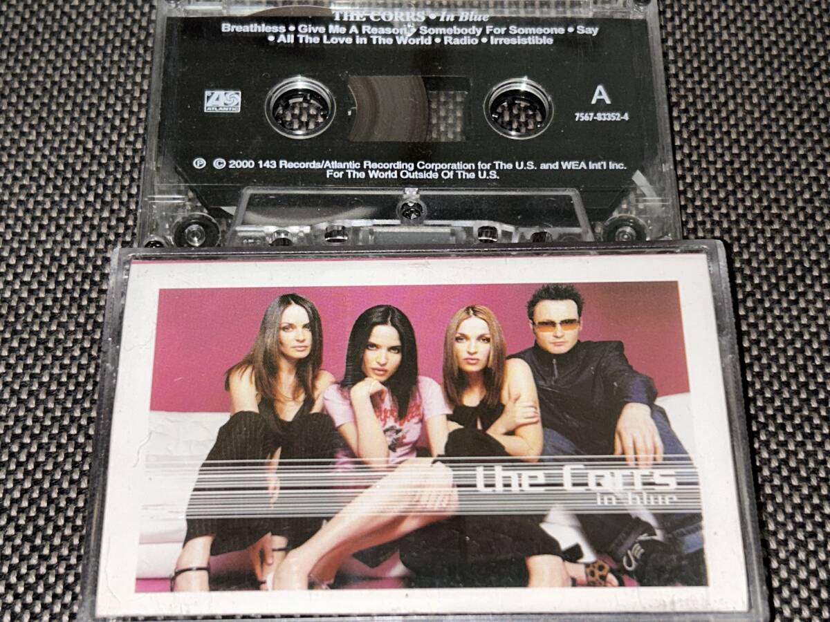 The Corrs / In Blue 輸入カセットテープ_画像1