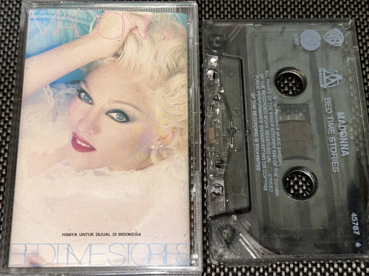 Madonna / Bedtime Stories 輸入カセットテープ_画像1