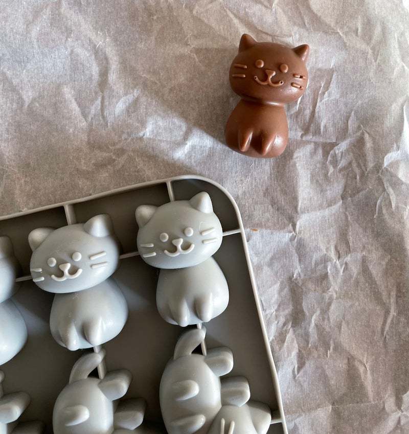 シリコーンモールド ねこ型 新品シリコンモールド お菓子 手作り かわいい 樹脂粘土 レジン ビーズ石鹸 クッキー チョコ マドレーヌ 猫ネコ_画像2