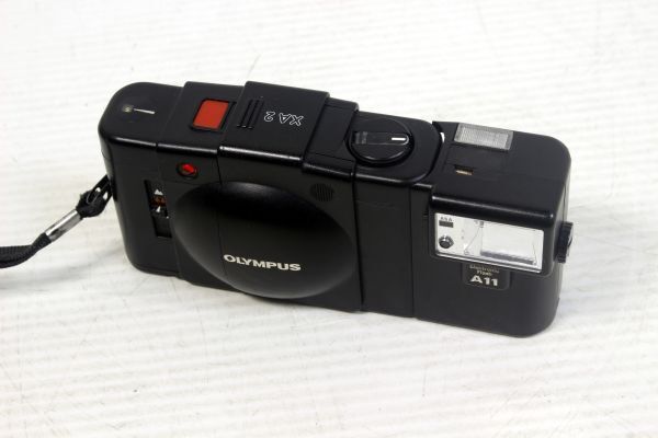 OLYMPUS オリンパス XA2/A11 コンパクトフィルムカメラ/フラッシュユニット付_画像1