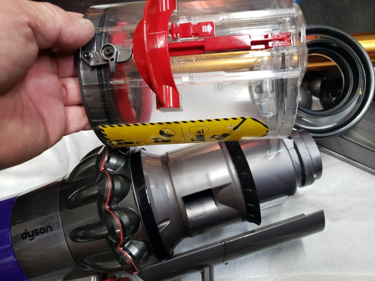 付属品未使用多数 分解洗浄済 バッテリー新品 ダイソンV10 dyson 付属品未使用多数 分解洗浄済 バッテリー新品 ダイソンV10 dyson