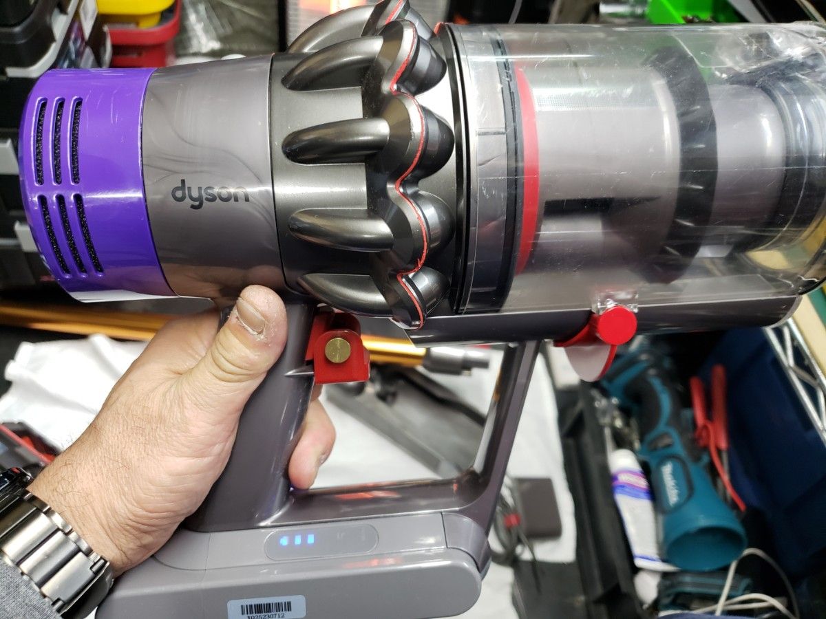 付属品未使用多数 分解洗浄済 バッテリー新品 ダイソンV10 dyson 付属品未使用多数 分解洗浄済 バッテリー新品 ダイソンV10 dyson