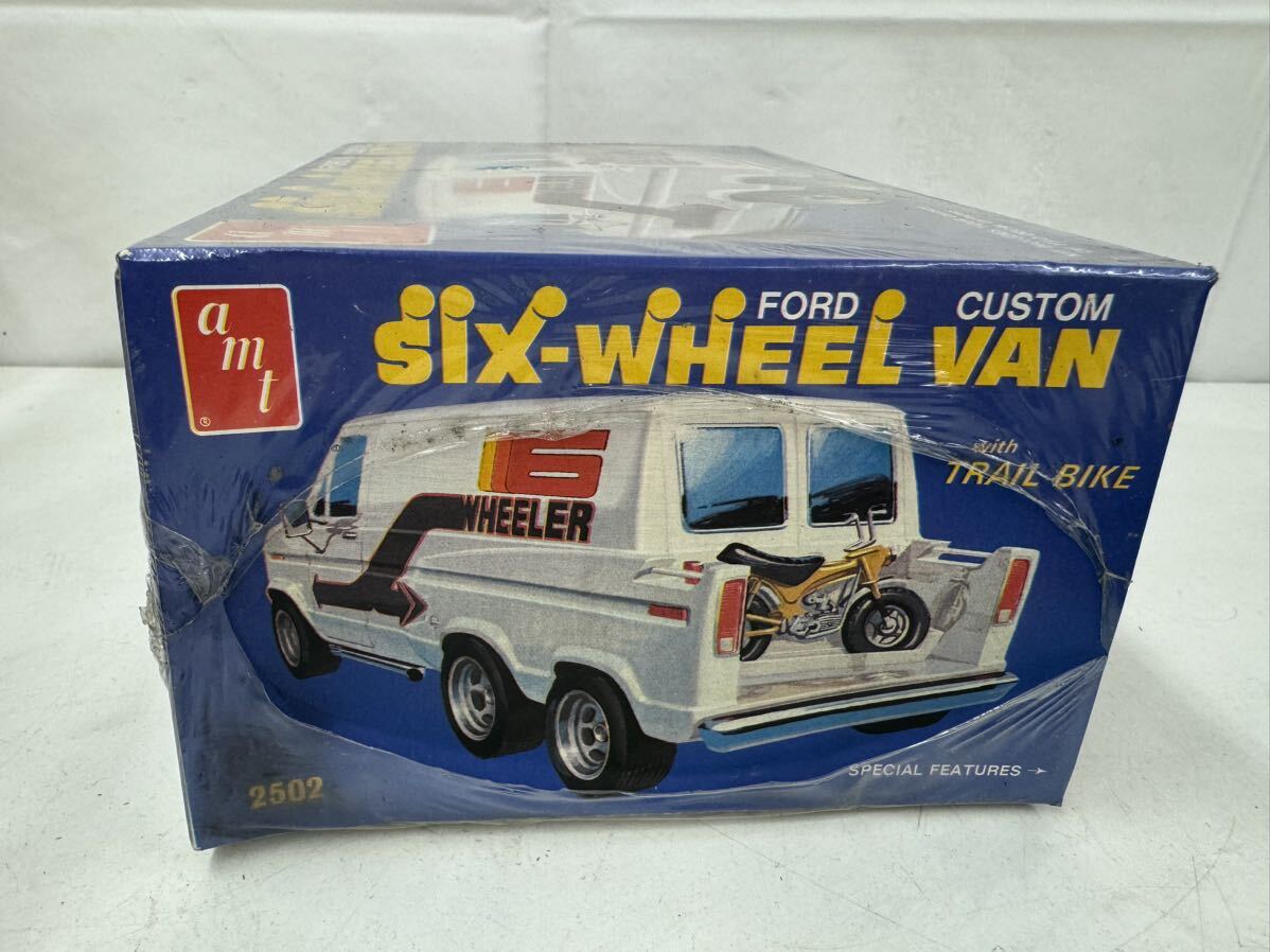 三396☆【未開封】amt six WHEEL VAN FORD CUSTOM with TRAIL BIKE 1/25 プラモデル 未組立 当時物 希少品☆の画像3