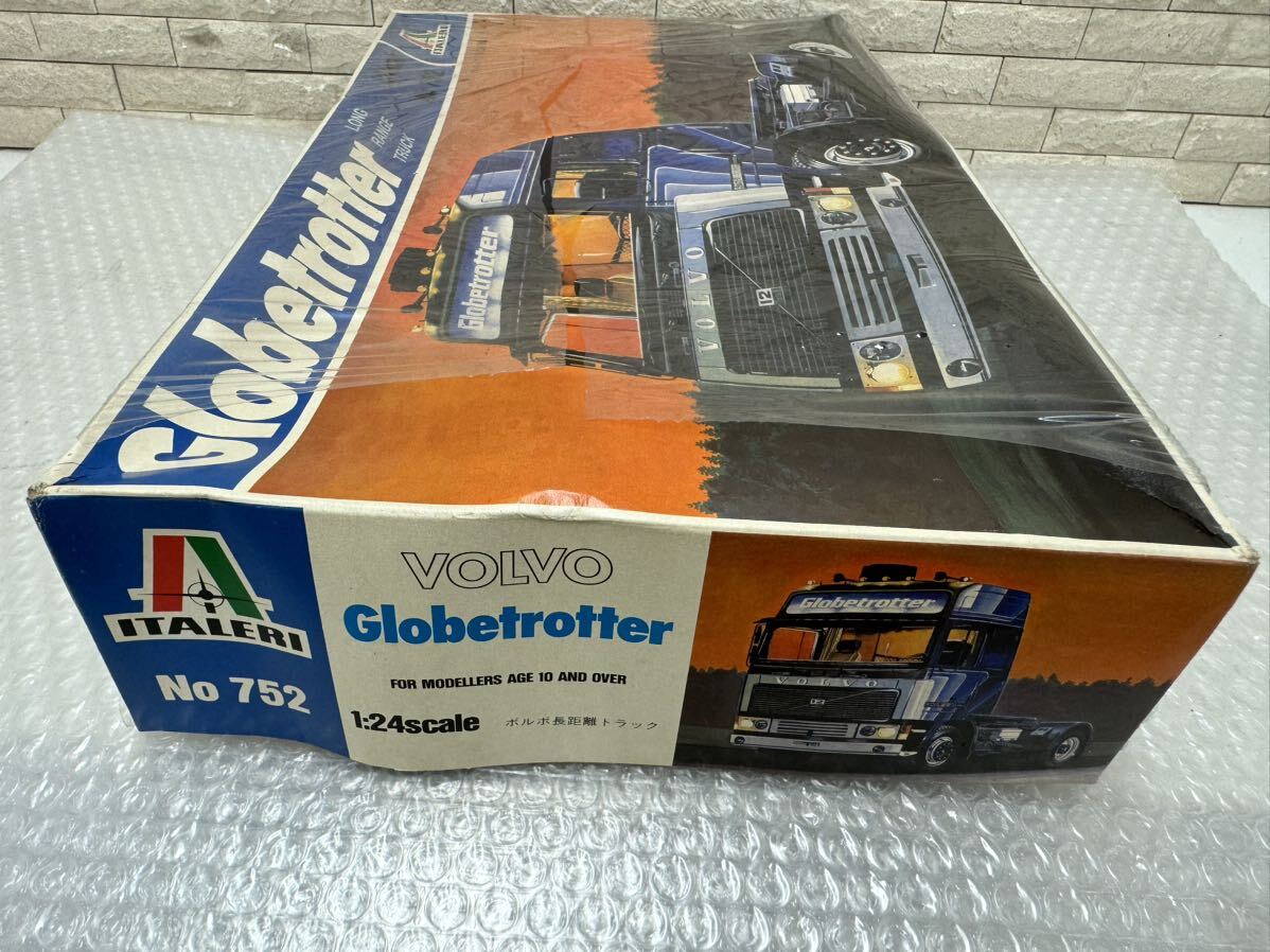  three 498*[ unopened ]ITALERIita rely plastic model Globetrotter Volvo long distance truck 1/24 that time thing rare goods shrink crack have *