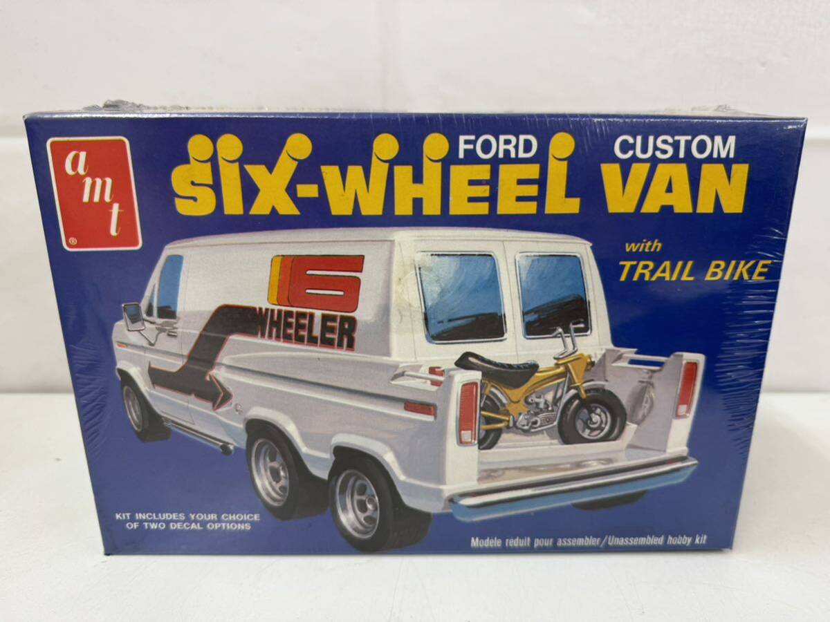 三396☆【未開封】amt six WHEEL VAN FORD CUSTOM with TRAIL BIKE 1/25 プラモデル 未組立 当時物 希少品☆の画像1