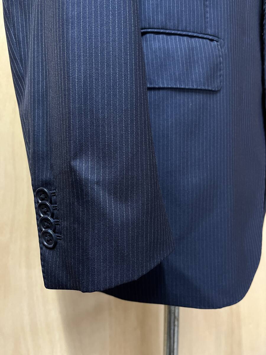 綺麗 THE SUIT COMPANY スーツカンパニー シルク混 4シーズンウォッシャブル生地 ストライプ シングルスーツ 紺 サイズ1806D XL相当の画像5