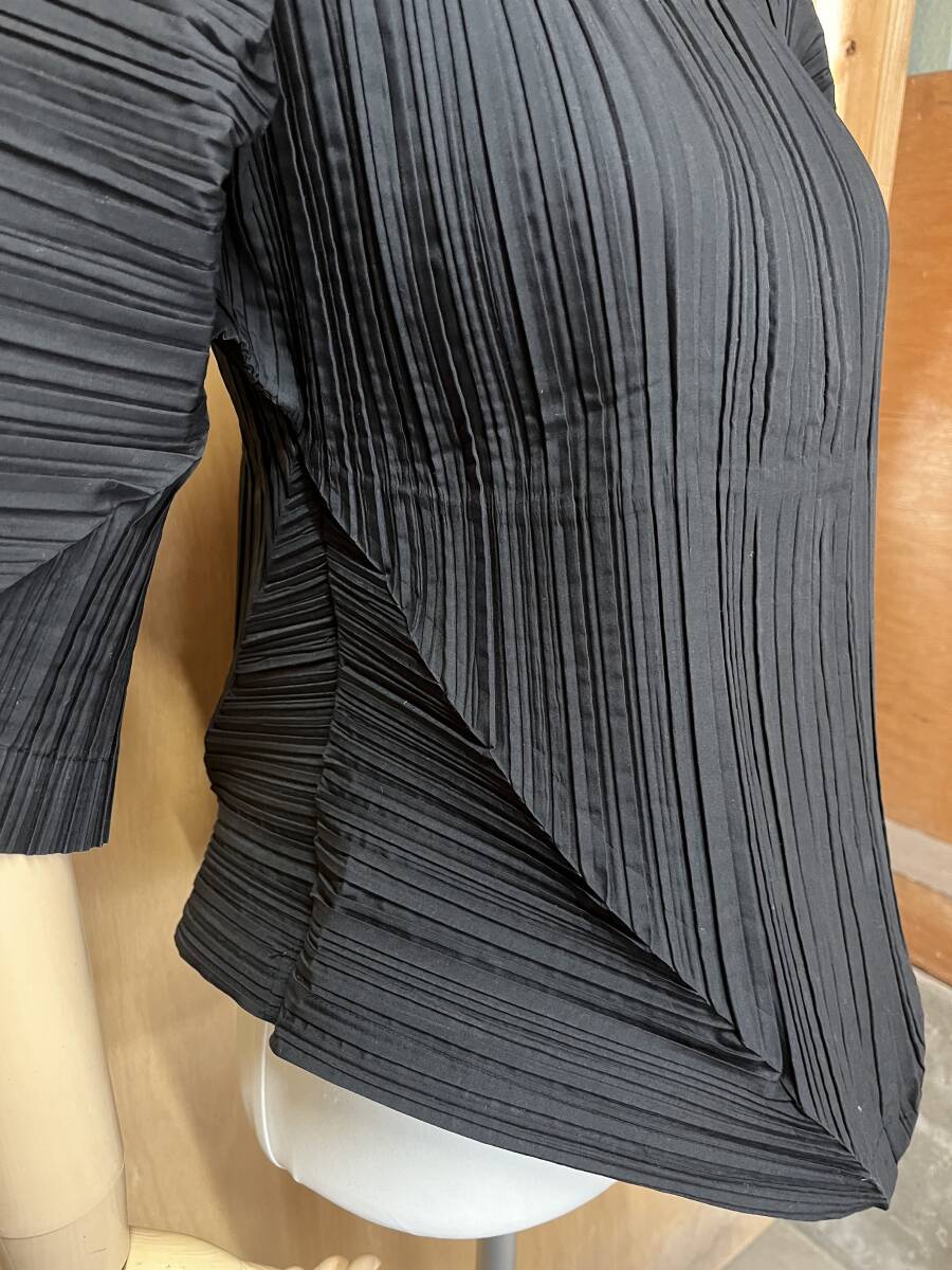 綺麗 訳アリ プリーツプリーズ PLEATS PLEASE ISSEY MIYAKE 半袖 トップス 黒 M位の画像5