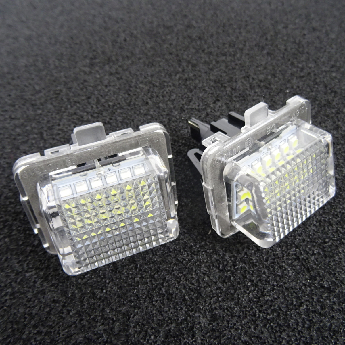 ベンツ LED ナンバー灯 W218 X218 CLS350 CLS550 CLS63 AMG 前期 CLSクラス シューティングブレーク 激白光 ! 交換式 ! ライセンス ランプ_画像2