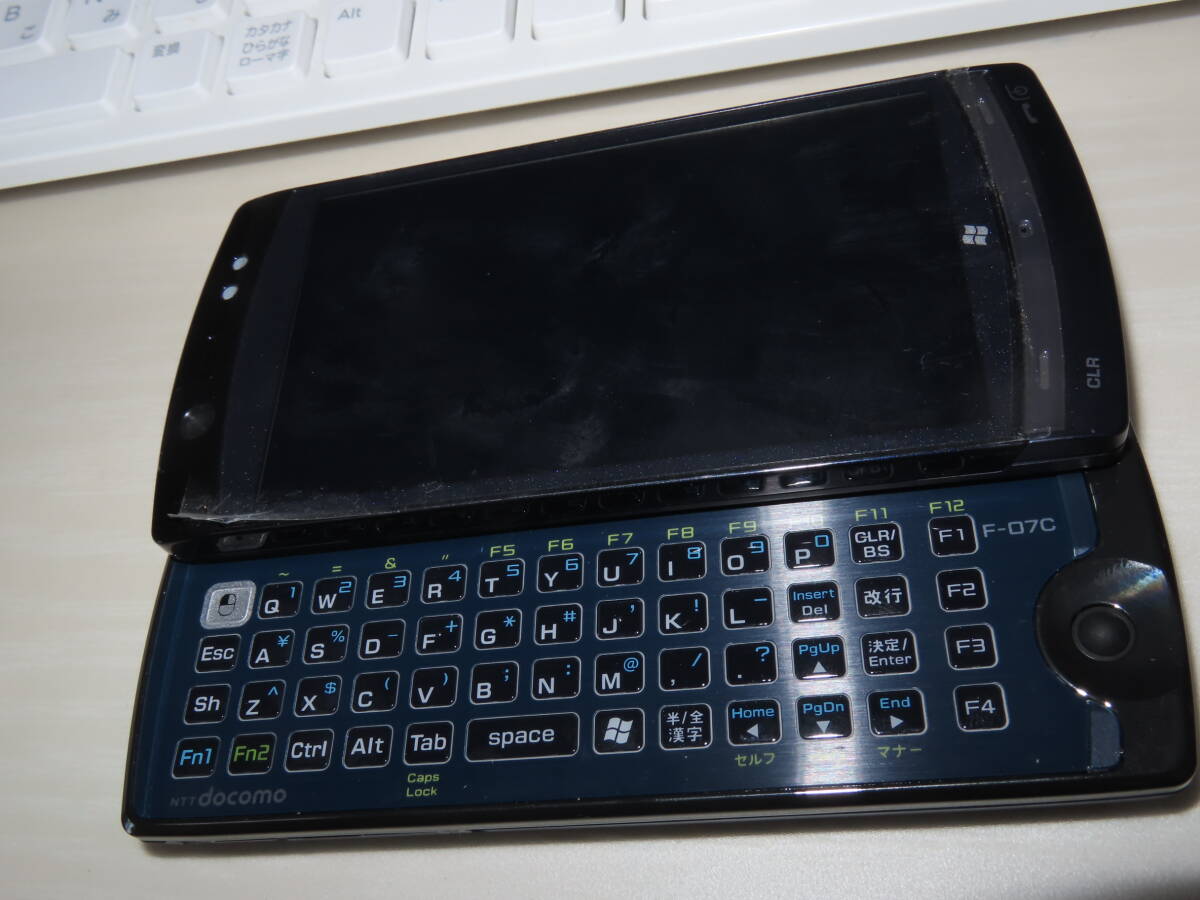 富士通 LOOX F-07C Docomo 世界最小 Windows7ケータイ 富士通 ドコモ 携帯電話PC 訳アリ 本体のみの画像4