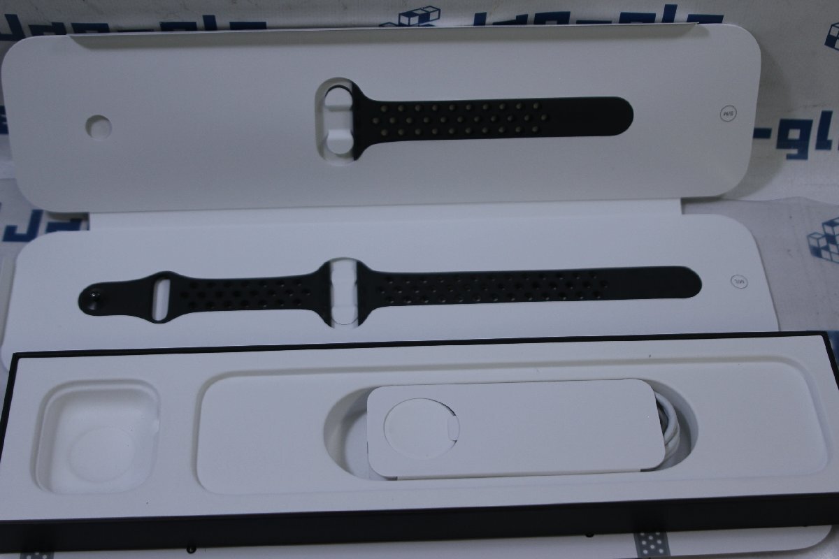 関西Apple Apple Watch Nike Series 6 GPSモデル 40mm M00X3J/A この機会にぜひいかがでしょうか!! J495526 Y ◆の画像5