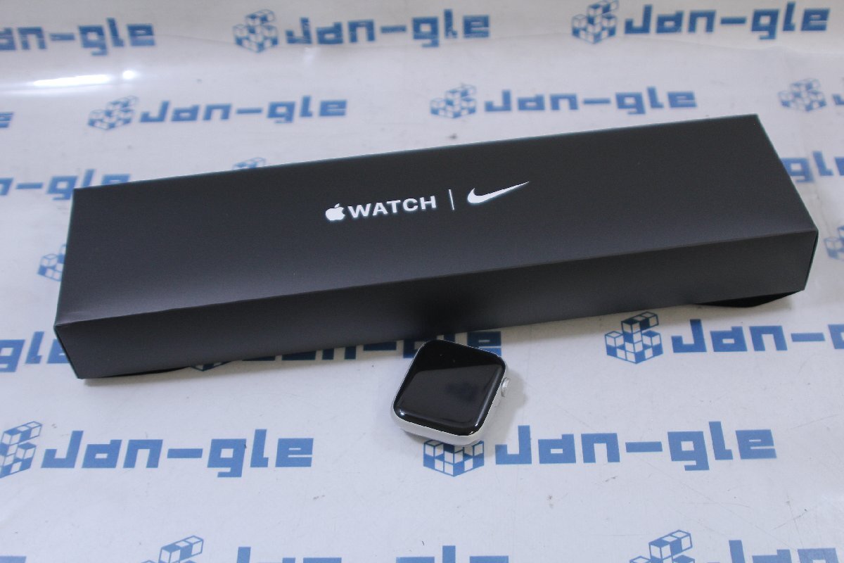 関西Apple Watch Nike SE GPSモデル 44mm MKQ73J/A 32GB この機会にぜひいかがでしょうか!! J494681 P ◆の画像1