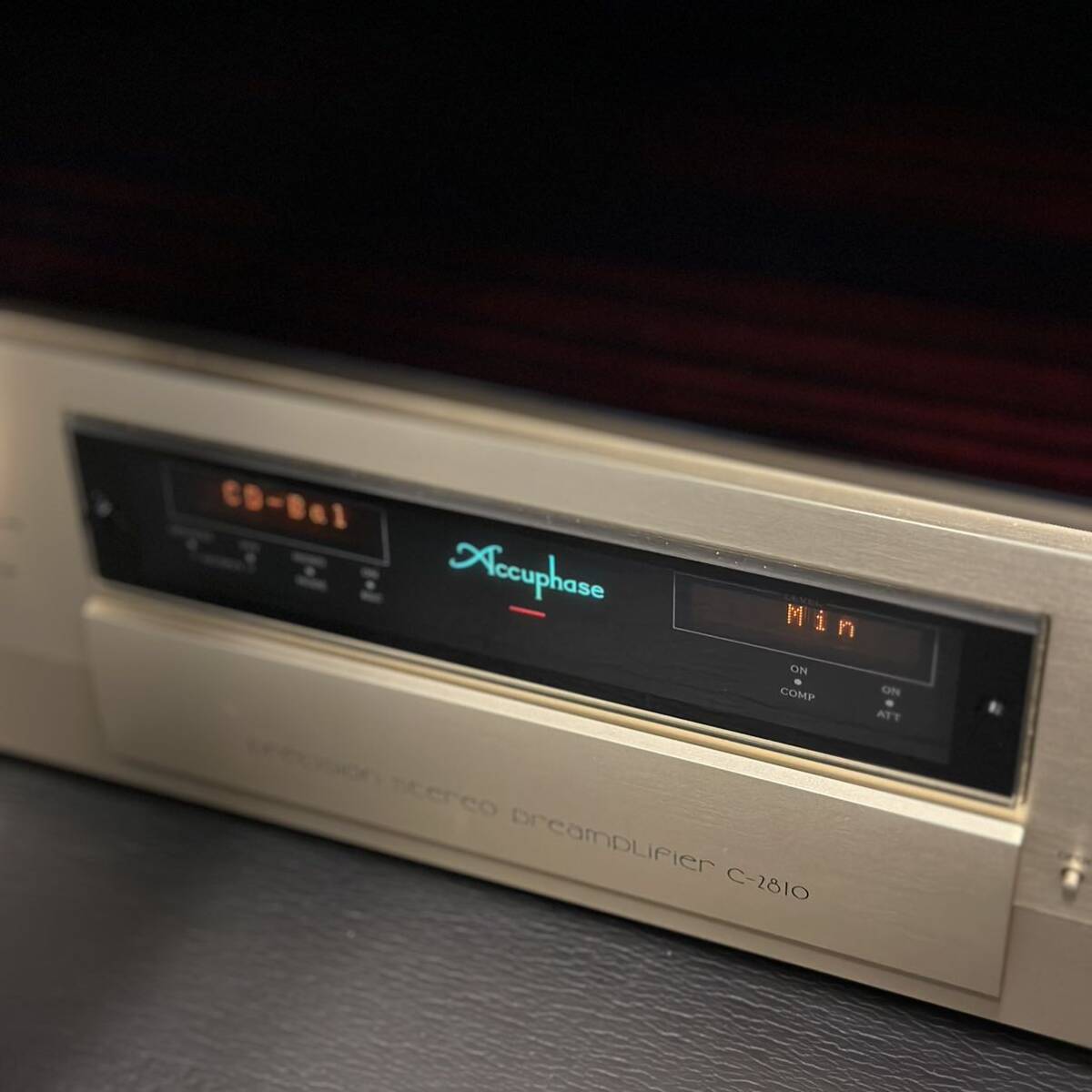 Accuphase C-2810 プリアンプ S/N: H6Y102 美品