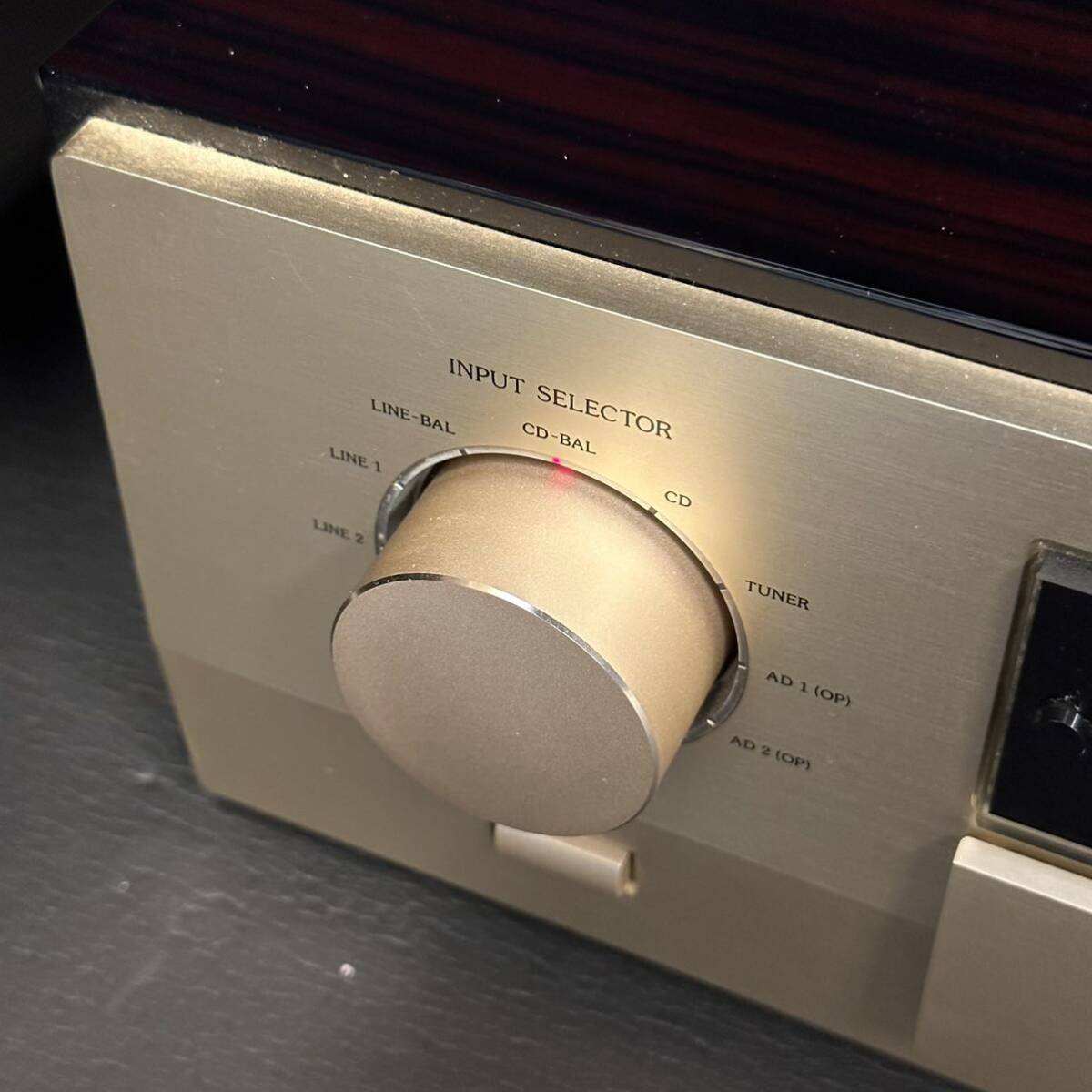 Accuphase C-2810 プリアンプ S/N: H6Y102 美品