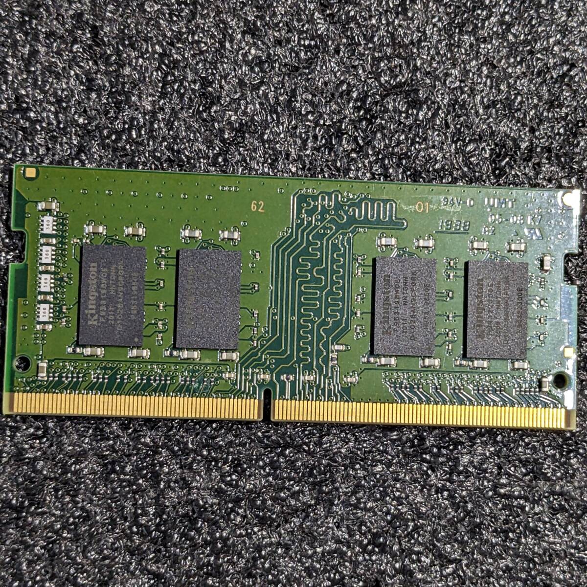 【中古】DDR4メモリ 8GB1枚 Kingston KVR26S19S8/8 [DDR4-2666 PC4-21300]_画像3