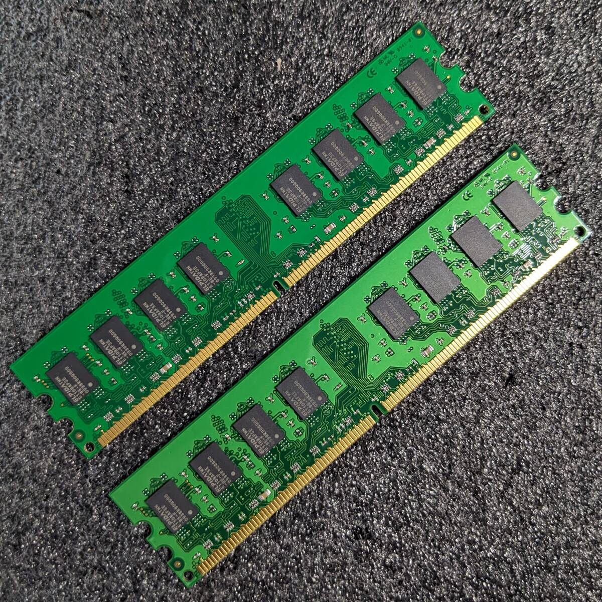 【中古】DDR2メモリ 4GB(2GB2枚組) SanMax SMD-2G88N4P-8EM(ELPIDAチップ) [DDR2-800 PC2-6400]_画像3