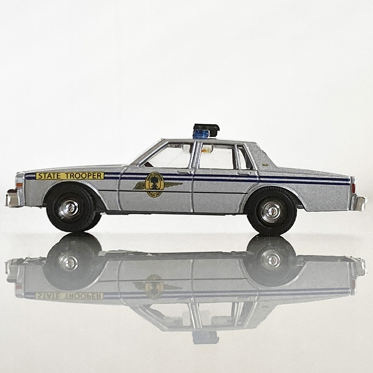 1/64 グリーンライト '90 シボレー カプリス ハイウェイ パトロール Greenlight 1990 Chevrolet Caprice South Carolina Highway Patrolの画像1
