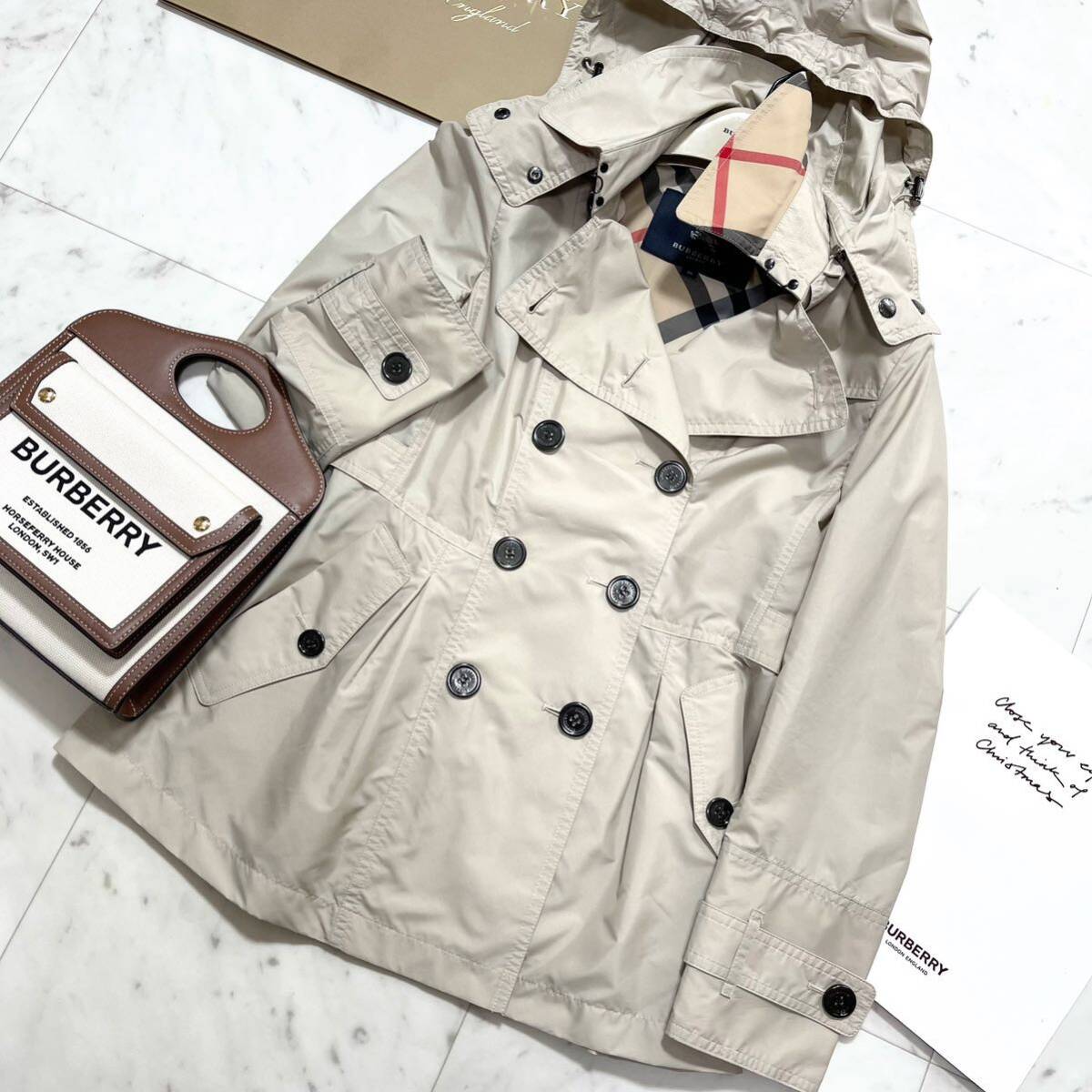 超美品 バーバリー BURBERRY バーバリーロンドン トレンチコート スプリングコート ノバチェック フード 旅行 行楽 雨の日 ベージュ 38_画像1