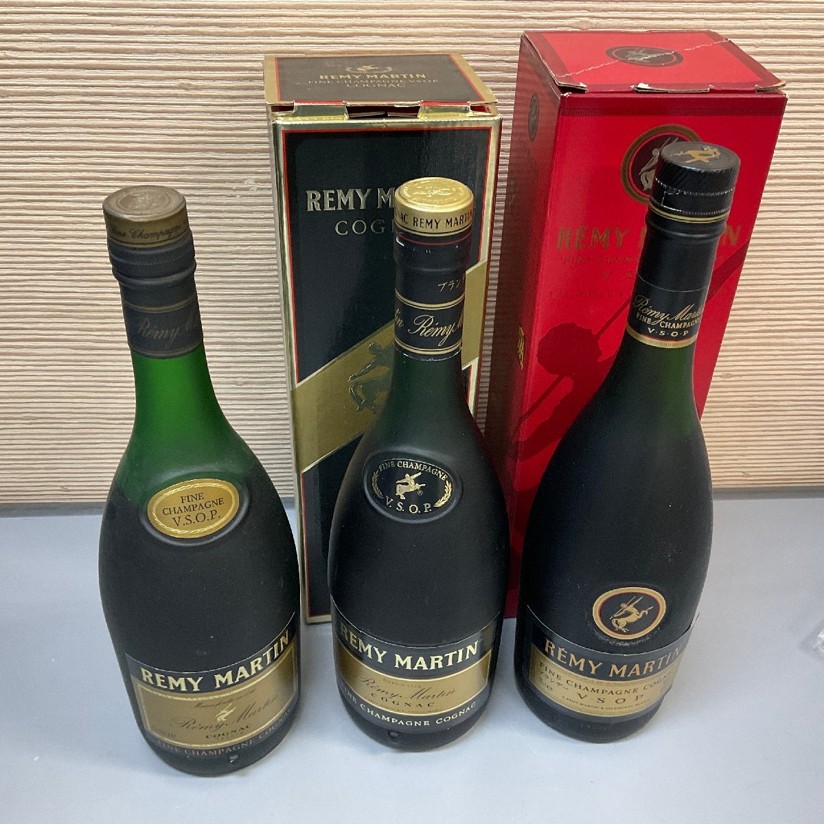【S66】レミーマルタン ３本まとめ REMY MARTIN コニャック ブランデー 未開栓 古酒 洋酒の画像1