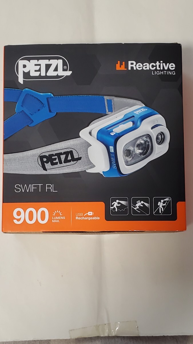 未使用品 ペツル PETZL SWIFT RL Reactive LIGHTING Headlamp ヘッドランプ 最大900ルーメン E095BA02色青ブルー 登山山歩散歩トレイルランの画像1