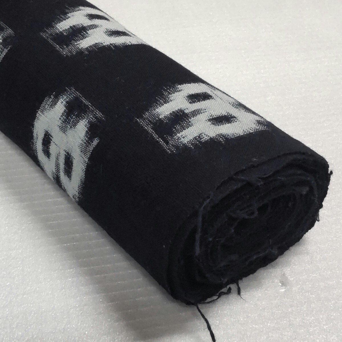 【時代布】木綿 絵絣 絣 かすり 約350cm 生地 古布 古裂 アンティーク リメイク素材 A-777の画像1
