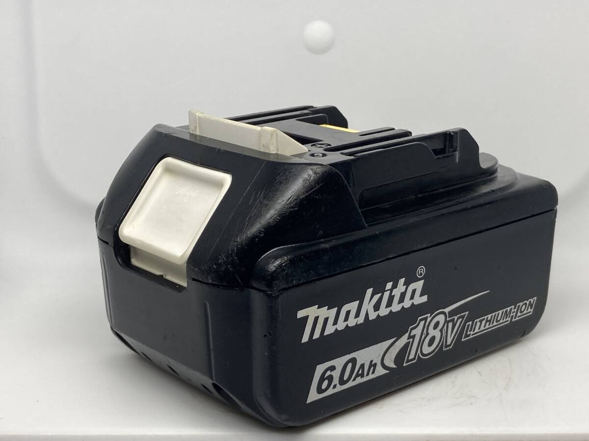 【送料0】純正！マキタ バッテリー 18v 6.0Ah【BL1860B】残量表示あり 税無  Makita  /7586の画像4