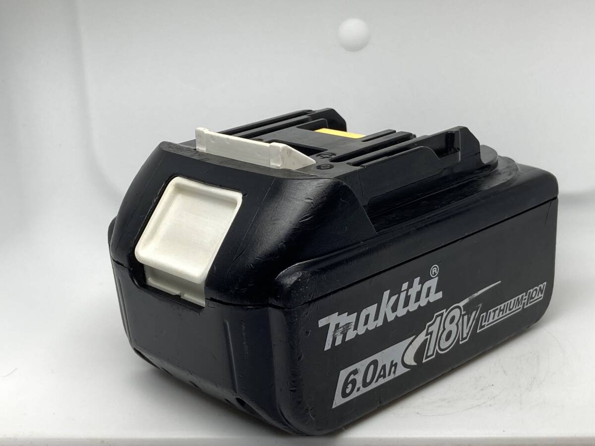 【送料0】純正！マキタ バッテリー 18v 6.0Ah【BL1860B】残量表示あり 税無  Makita  /2580の画像4