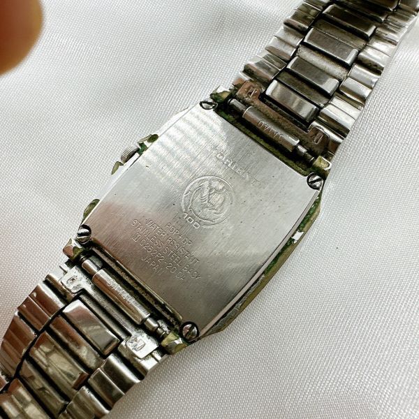 A2404-5-6 １円スタート クオーツ 動作未確認 ジャンク ORIENT オリエント メンズ腕時計 ゴールド アンティーク の画像4