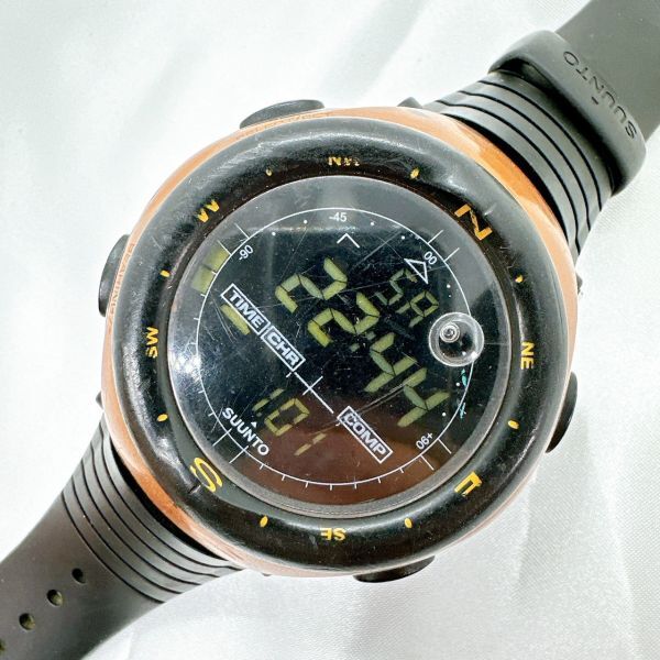 A2404-67-11 １円スタート クオーツ 稼働品 SUUNTO スント スポーツウォッチ メンズ腕時計 オレンジの画像1