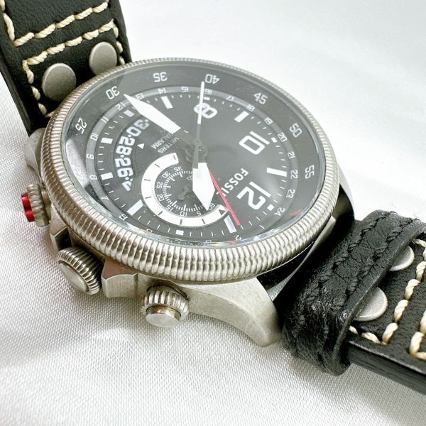 A2404-67-4 １円スタート クオーツ　稼働品　FOSSIL　フォッシル　アラーム機能　　メンズ腕時計　黒文字盤　デイ_画像2