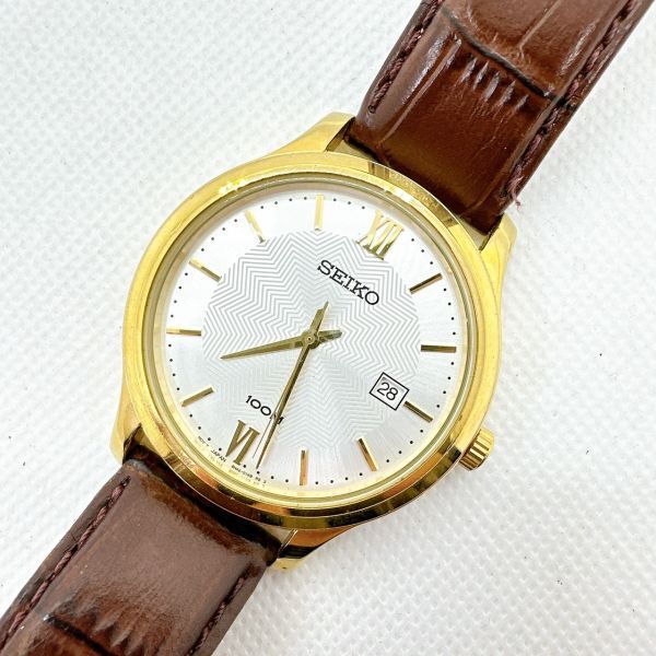 A2404-15-1 １円スタート クオーツ 稼働品 美品 SEIKO 100M セイコー メンズ腕時計 ゴールド デイ 白文字盤の画像1