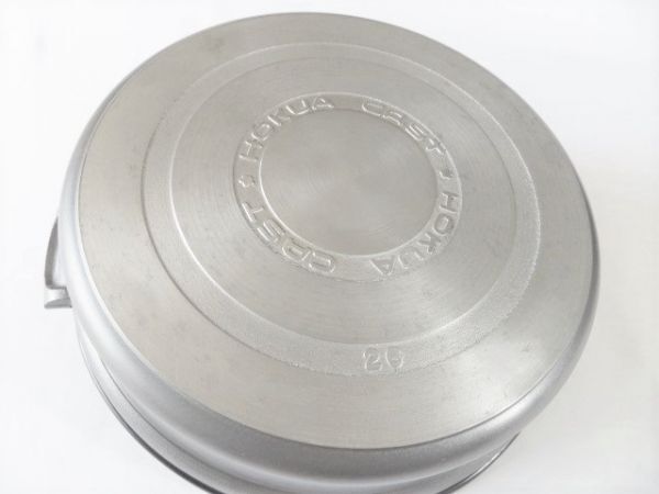 北陸アルミニウム　すき鍋　直径２６ cm ★ アルミキャスト（ 鋳造 ）製 厚手調理器　シルバーストーン加工　持ち手 ／ ガラス蓋付き_※底面には汚れがあります