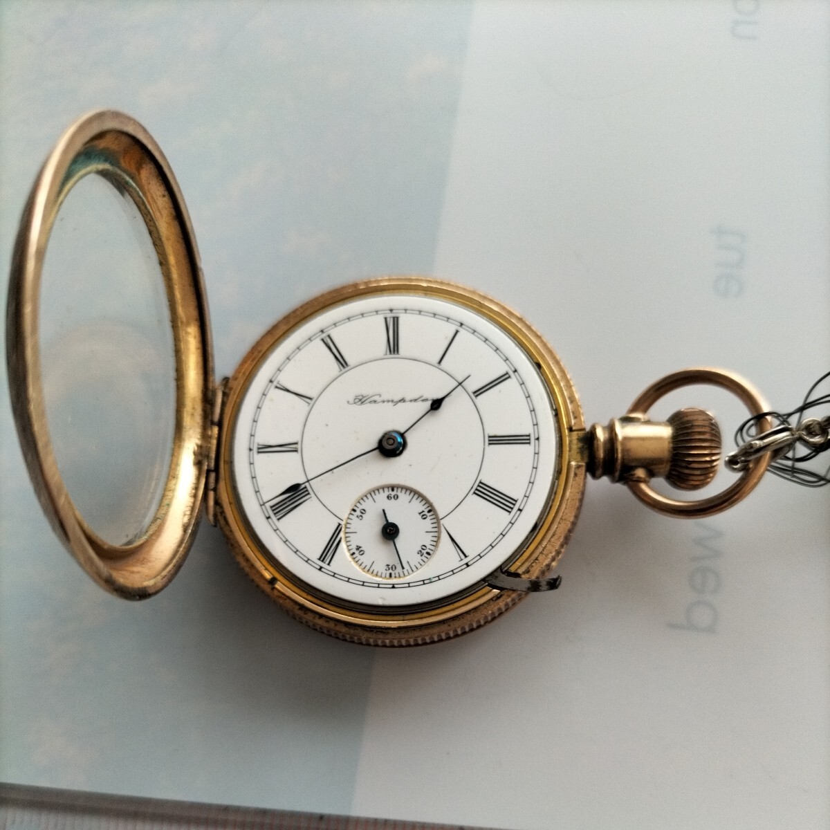 アンティーク、レトロな懐中時計、Hampden Pocket Watch 1888年製、機械式手巻き 11石、銅製ボデー、時刻はレバーセットです_画像1