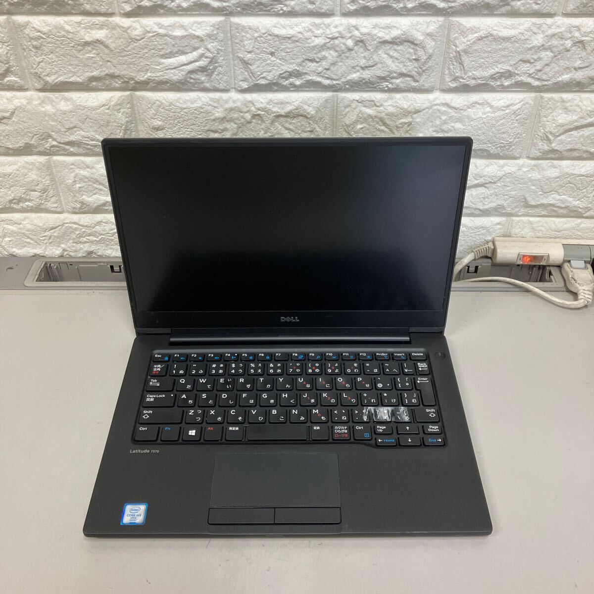 H182 DELL Latitude 7370 P67G Core m5-6Y57 メモリ8GB ジャンクの画像1