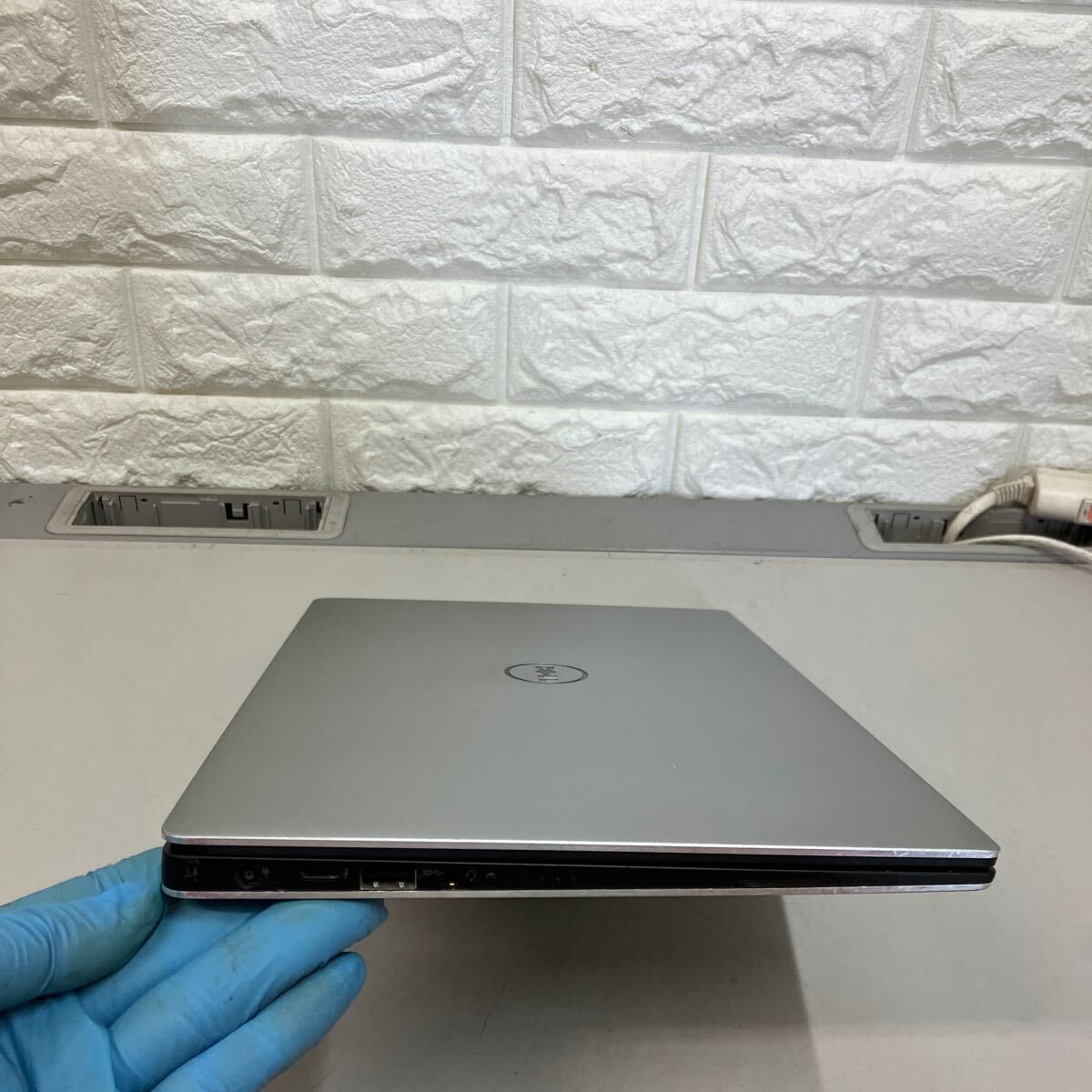 I182 DELL XPS P54G Core i5 第八世代　ジャンク_画像4