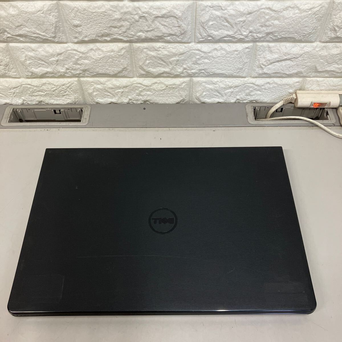 J177 DELL Vostro 3558 P52F Core i3 5005U メモリ4GB ジャンク_画像3