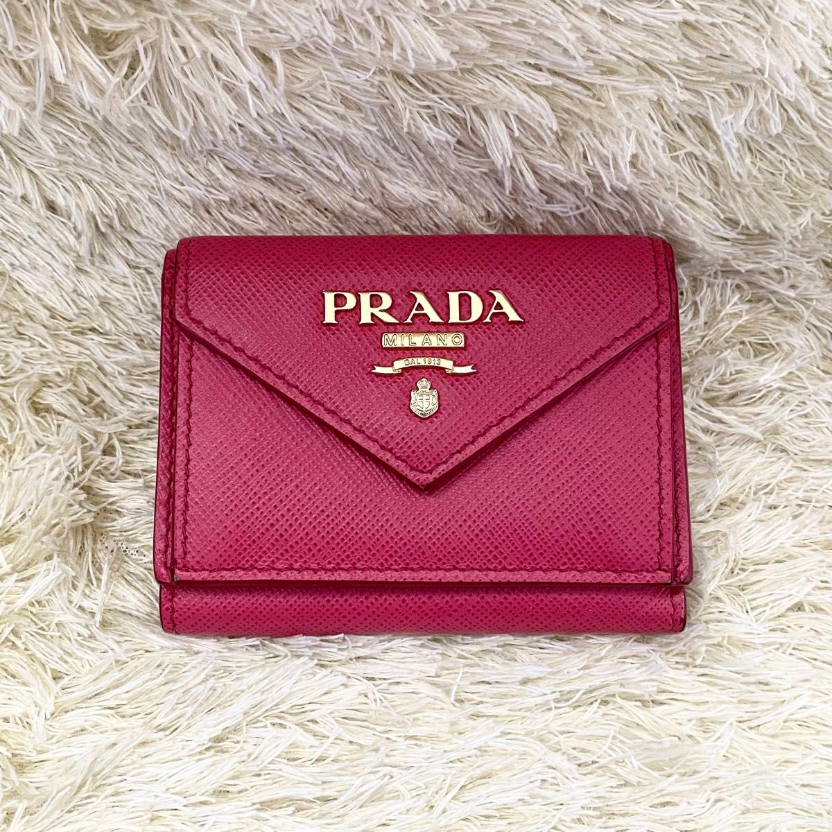 美品 PRADA プラダ 三つ折り財布 サフィアーノ ピンク ゴールド 美品 PRADA プラダ 三つ折り財布 サフィアーノ ピンク ゴールド