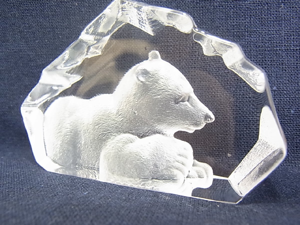MATS1890 JONASSON SWEDEN FUIL LEAD[ bear ]..: size width 72mm× length 47mm: crystal ornament & paper weight ..?*jonason Sweden 