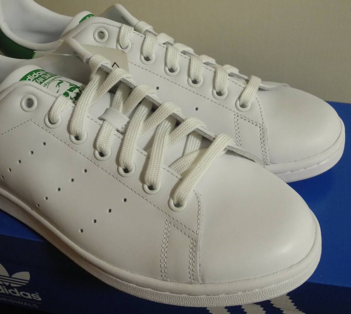 新品 スタンスミス 2019年製 JP27.0cm 白×緑 M20324 生産終了 天然皮革 adidas stansmith ホワイト×グリーン 本革 ABCマート 定番人気の画像3