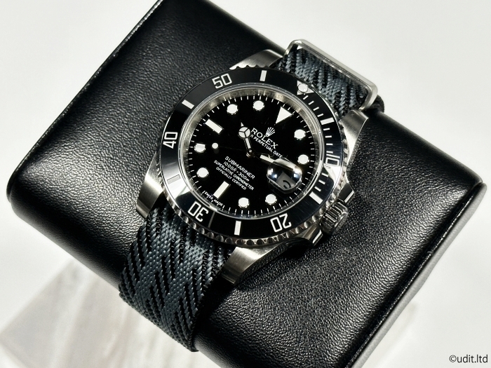 20mm 高品質 スクエア NATOストラップ 腕時計ベルト ファブリック ブラック×グレー 時計用バンド_お取り付けのイメージ写真です。