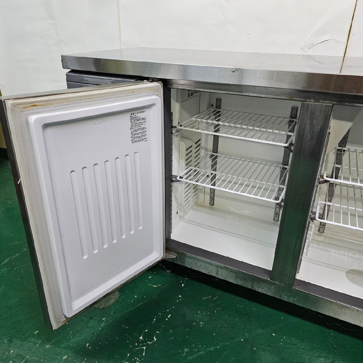 【フクシマガリレイ】 業務用 テーブル形冷凍冷蔵庫 LCU-121PE 21年製 単相100V 50Hz/60Hz 奥行き450mm 動作確認済み/C3564_画像3