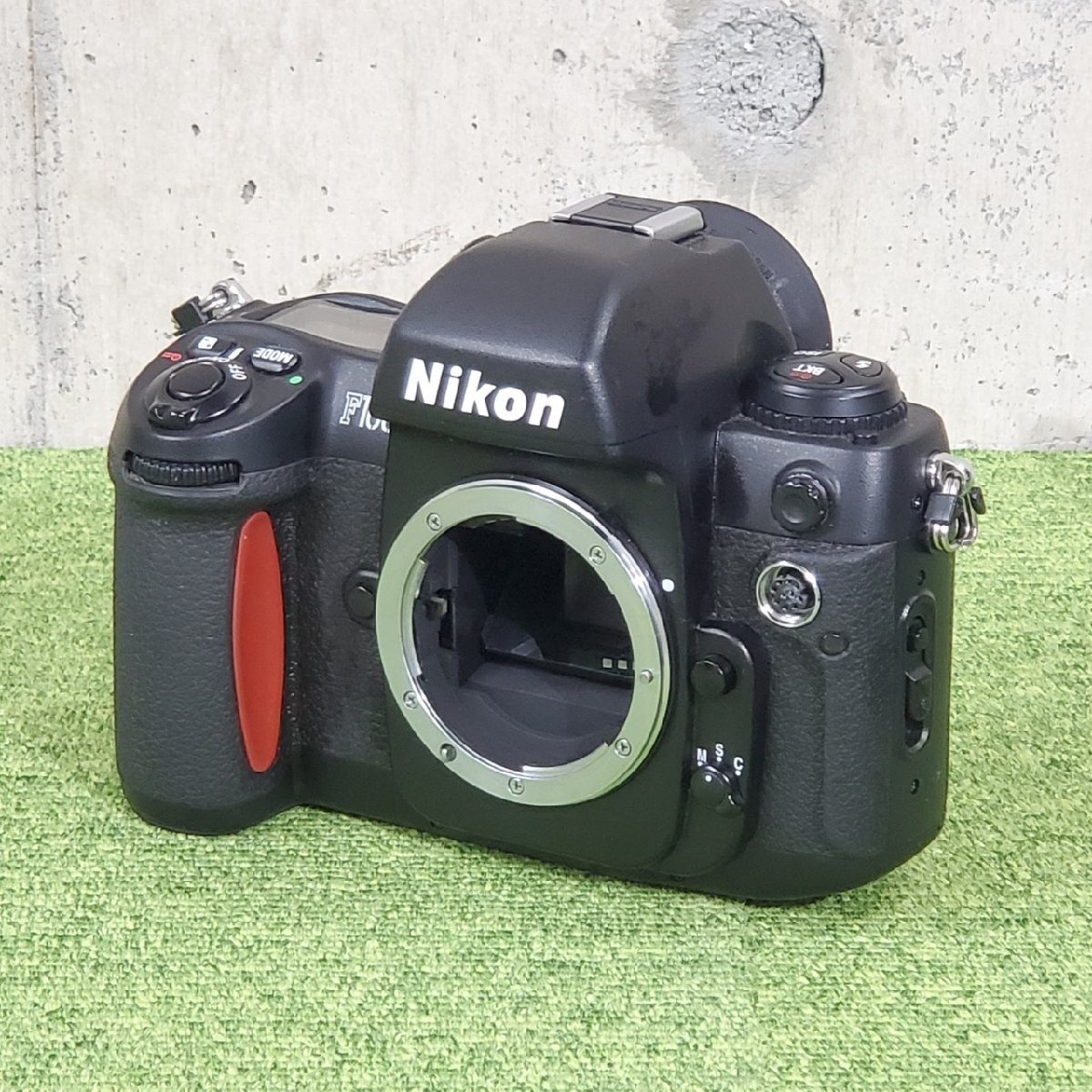 Nikon/ニコン 一眼レフ フィルムカメラ nikon f100 通電/シャッター確認済/S0056の画像1
