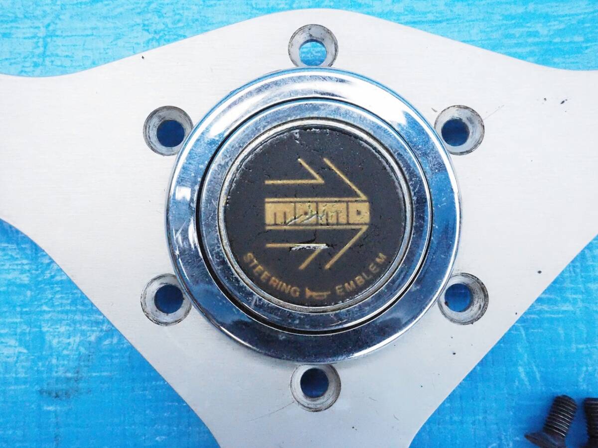 MOMO　モモ　ステアリング　直径約35ｃｍ　35パイ　社外　モモステ　momo　ハンドル　ジャンク　ホーンボタン付き　AC1-29_画像2