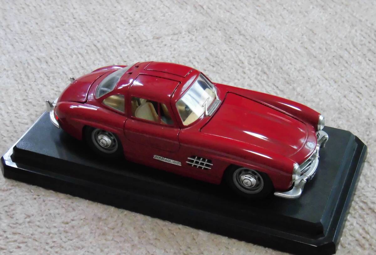 Bburagoブラーゴ製 MERUCEDES－BENZ 300SL（1954）1/24スケール_画像9