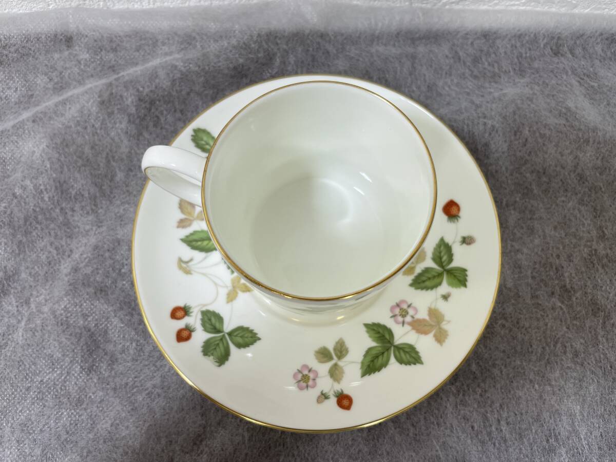 【7640】WEDGWOOD ウェッジウッド WILD STRAWBERRY ワイルドストロベリー カップ＆ソーサー 現状品 長期保管品_画像4