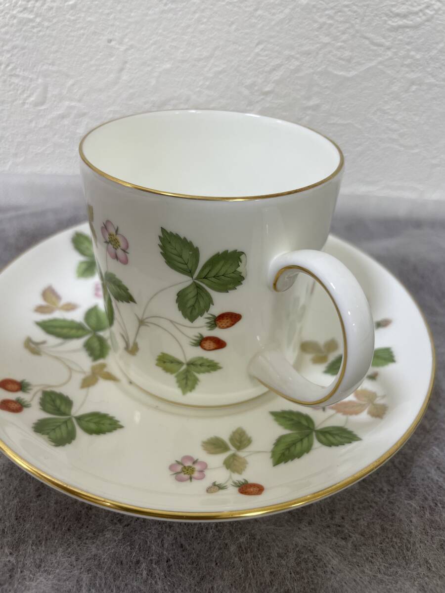 【7640】WEDGWOOD ウェッジウッド WILD STRAWBERRY ワイルドストロベリー カップ＆ソーサー 現状品 長期保管品_画像2